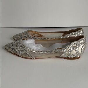 Badgley Mischka Sparkling Cream Flats